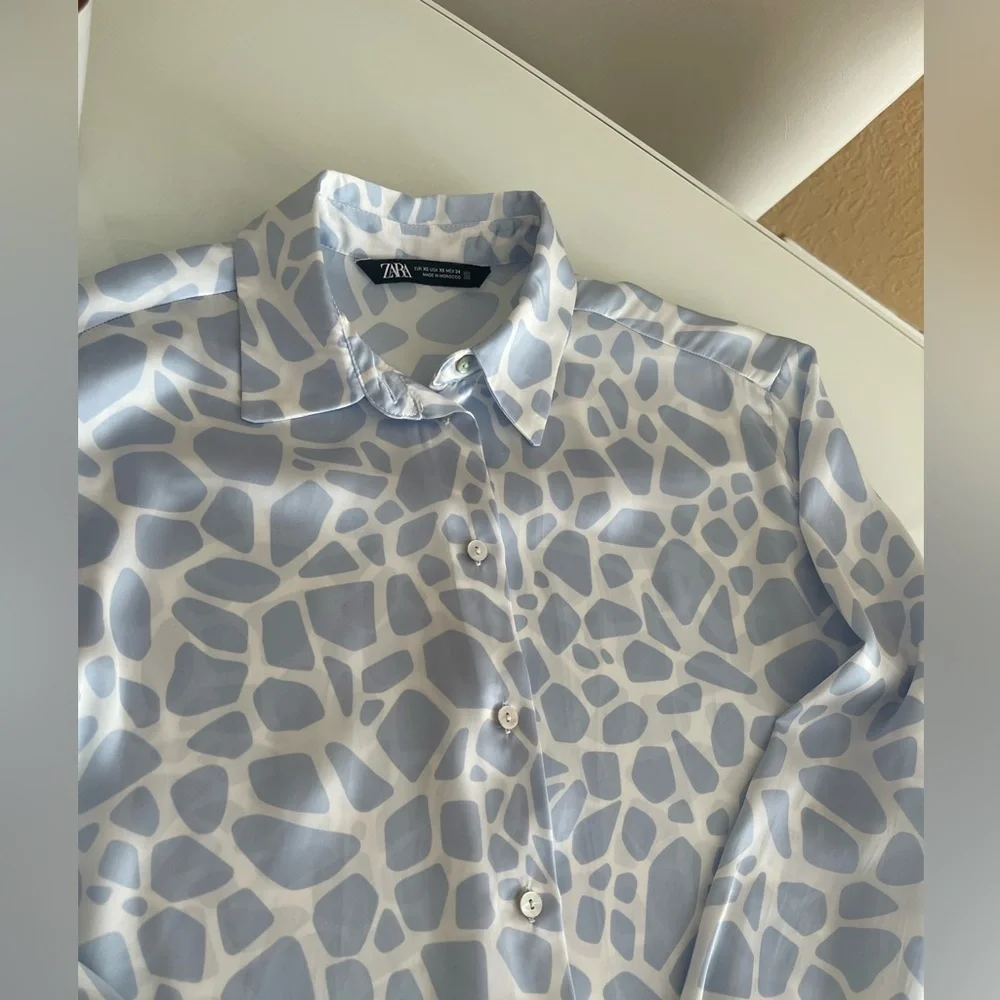 Zara Abstract Blue and White Blouse